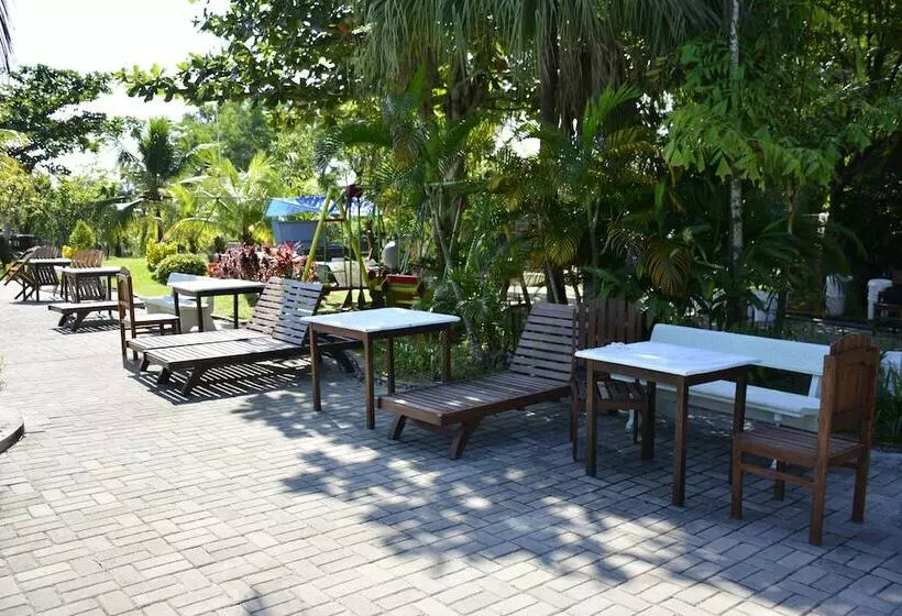リゾートホテル Bdi Townhouse Hotel & Residence Balikpapan