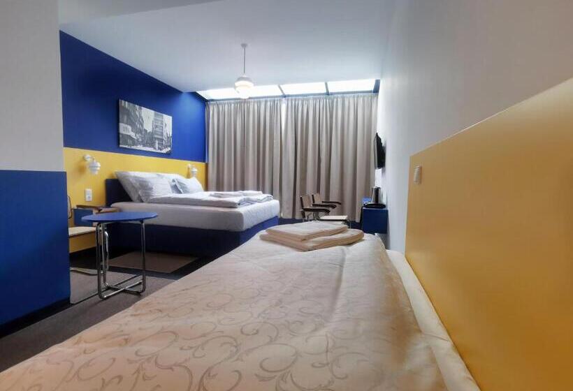 בית מלון כפרי Avion   National Cultural Monument   Iconic Houses Org