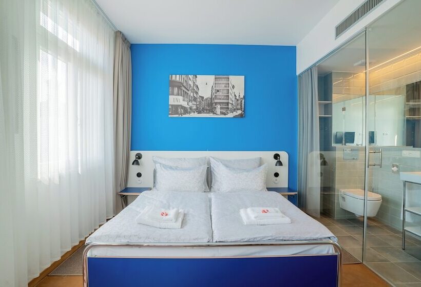 בית מלון כפרי Avion   National Cultural Monument   Iconic Houses Org