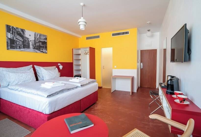 בית מלון כפרי Avion   National Cultural Monument   Iconic Houses Org