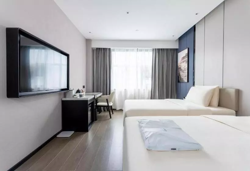 Atour X Hotel Zhuhai Gongbei Port High Speed Railway Station