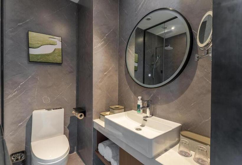 Atour X Hotel Zhuhai Gongbei Port High Speed Railway Station