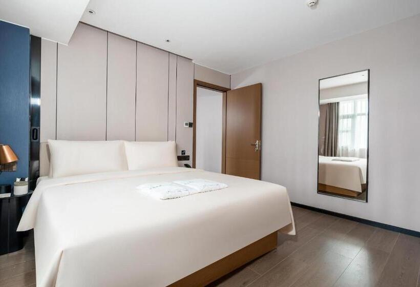 Atour X Hotel Zhuhai Gongbei Port High Speed Railway Station