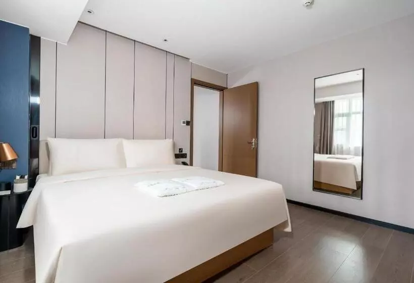 Atour X Hotel Zhuhai Gongbei Port High Speed Railway Station