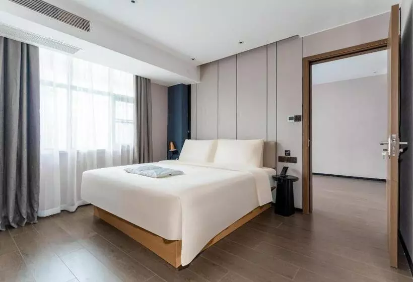 Atour X Hotel Zhuhai Gongbei Port High Speed Railway Station