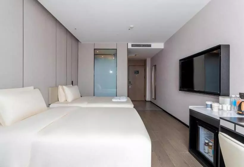 Atour X Hotel Zhuhai Gongbei Port High Speed Railway Station