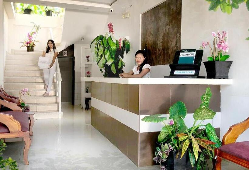 فندق Amazon Green