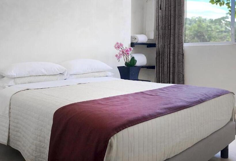 فندق Amazon Green