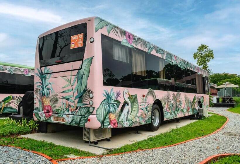 هتل The Bus Collective