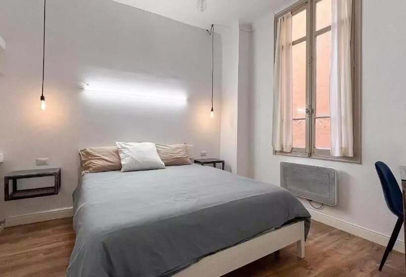 Majatalo Chambre Moderne, Proche Monaco