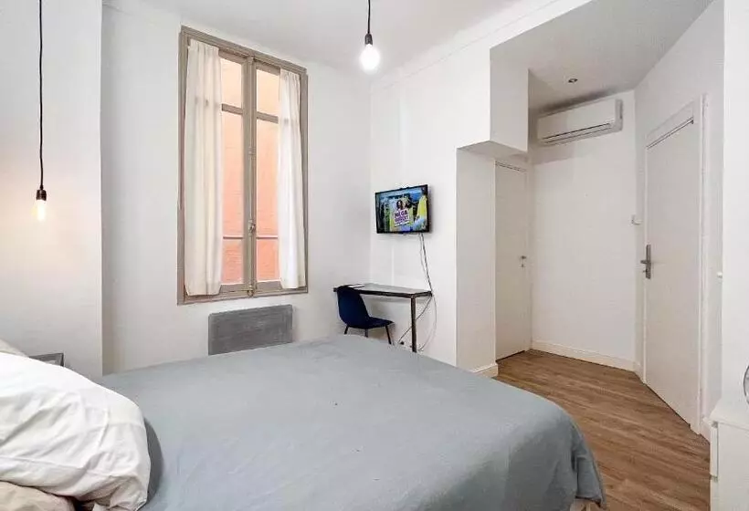 Majatalo Chambre Moderne, Proche Monaco