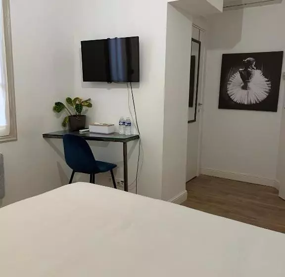 Majatalo Chambre Moderne, Proche Monaco