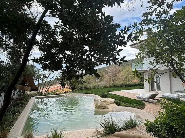 تختخواب و صبحانه Le Relais Du Lierre