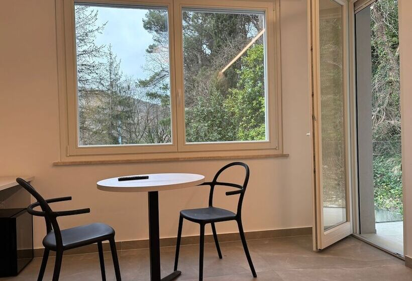 تختخواب و صبحانه Le Relais Du Lierre