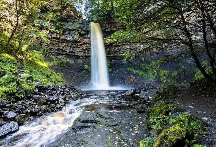 Aamiaismajoitus (B&B) The Green Dragon At Hardraw