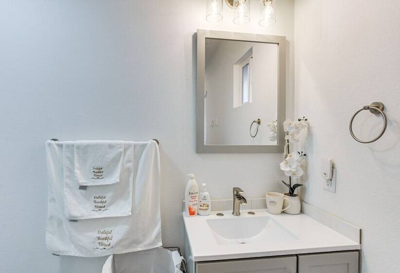 Charming Auburn Home: 15 Mi To Downtown Tacoma!