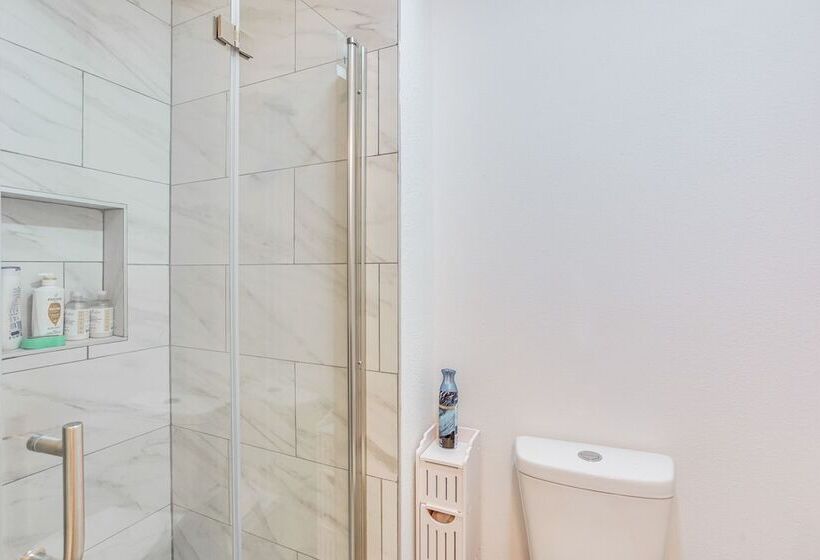 Charming Auburn Home: 15 Mi To Downtown Tacoma!