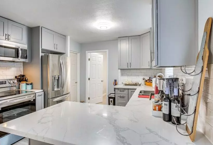 Charming Auburn Home: 15 Mi To Downtown Tacoma!