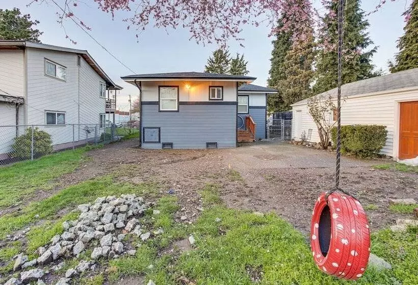 Charming Auburn Home: 15 Mi To Downtown Tacoma!