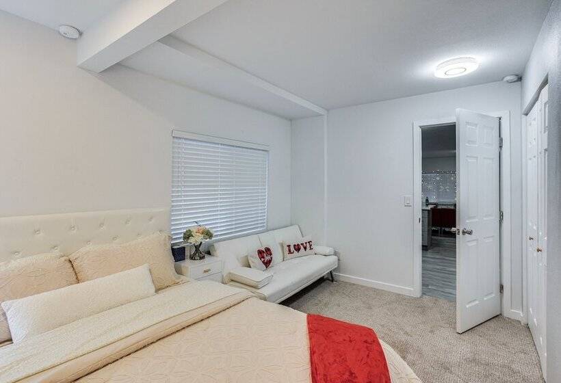 Charming Auburn Home: 15 Mi To Downtown Tacoma!