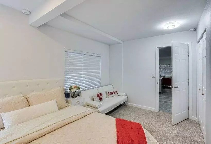 Charming Auburn Home: 15 Mi To Downtown Tacoma!