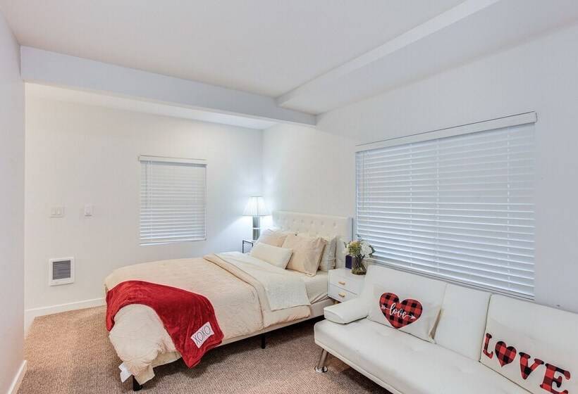 Charming Auburn Home: 15 Mi To Downtown Tacoma!