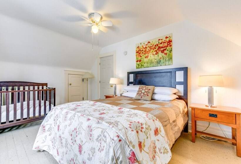 Cozy Niagara Falls Cottage W/ Gas Grill + Patio!