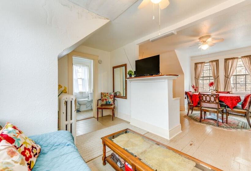 Cozy Niagara Falls Cottage W/ Gas Grill + Patio!