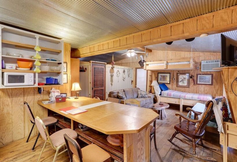 Cozy Riverfront Cabin ~ 2 Mi To Main Street Hardy