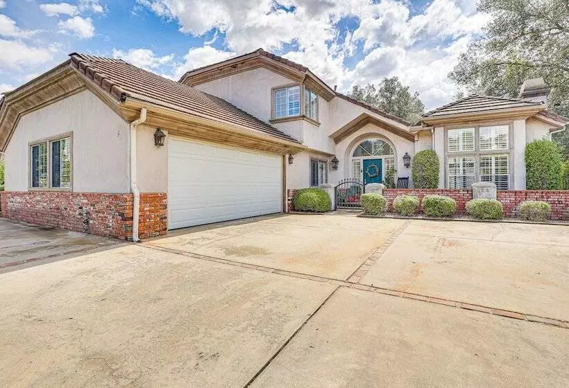 Escondido Home: Private Pool, 2 Grills & Fire Pit!