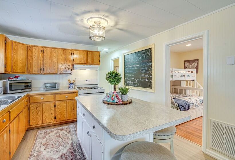 Family Home In Blossvale W/ Oneida Lake Access!