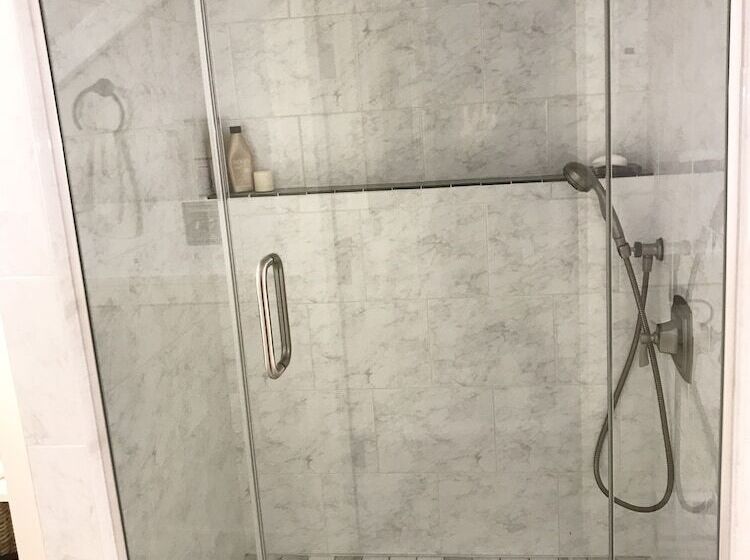 客栈 Beautiful Luxury Suite A Shorewood Home