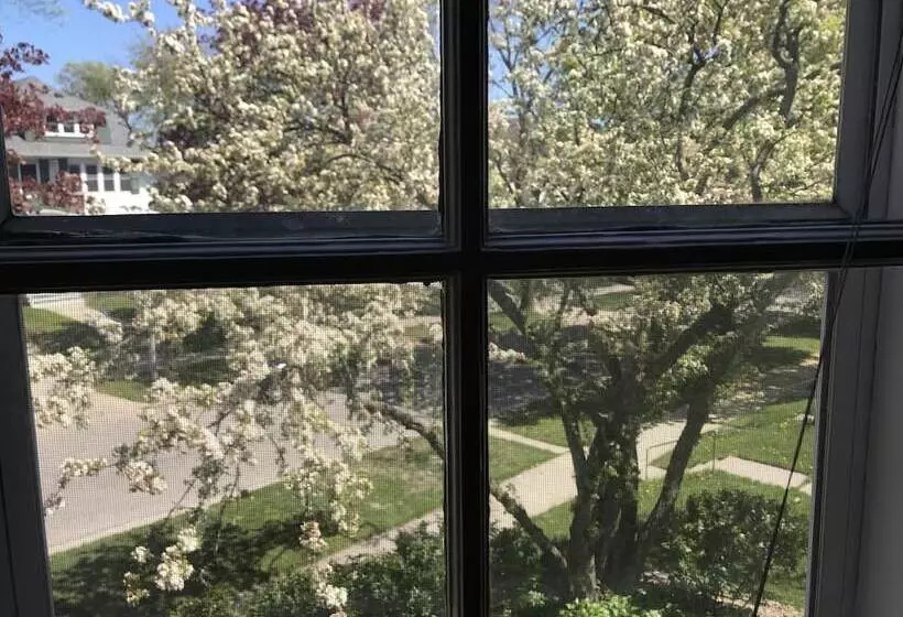 簡易ホテル Beautiful Luxury Suite A Shorewood Home