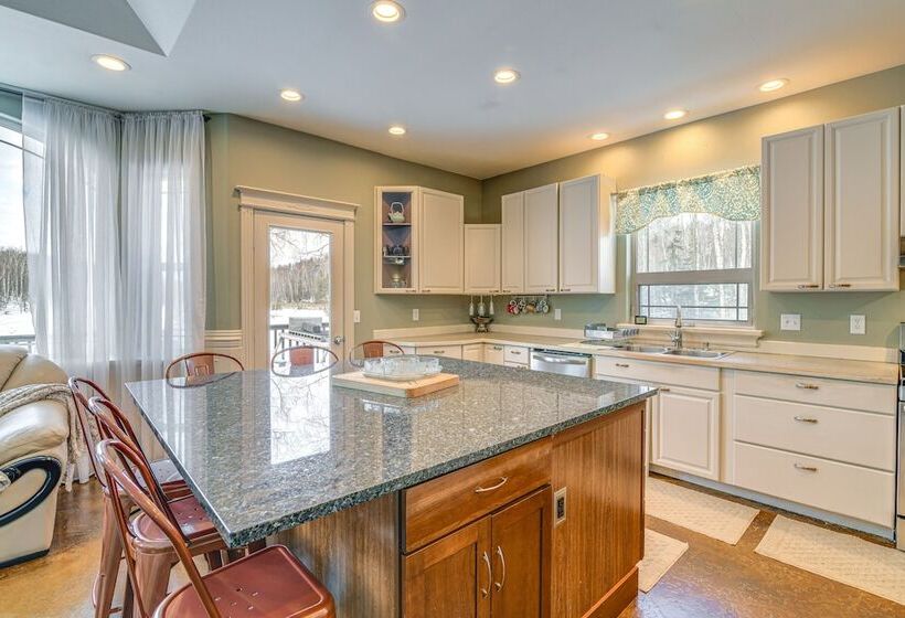 Inviting Wasilla Vacation Rental: 6 Mi To Big Lake