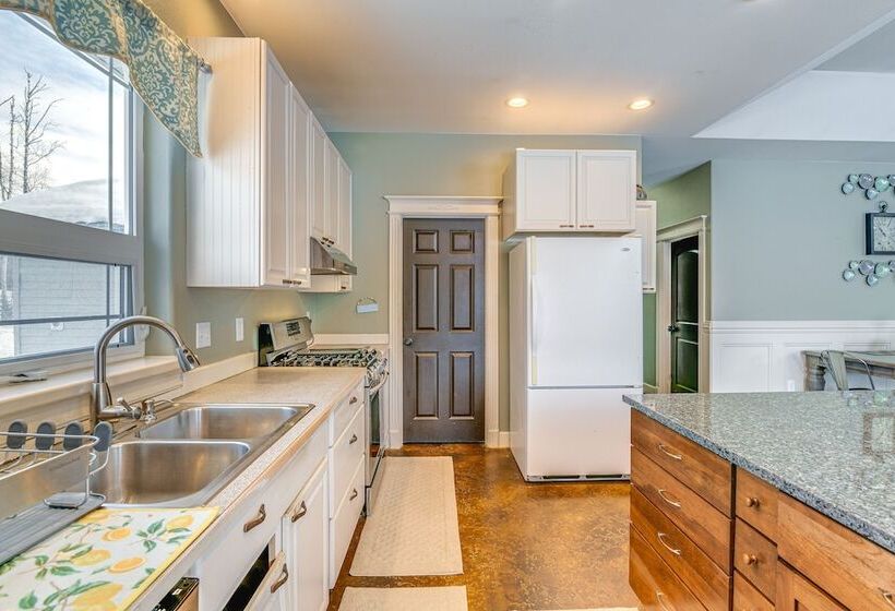 Inviting Wasilla Vacation Rental: 6 Mi To Big Lake