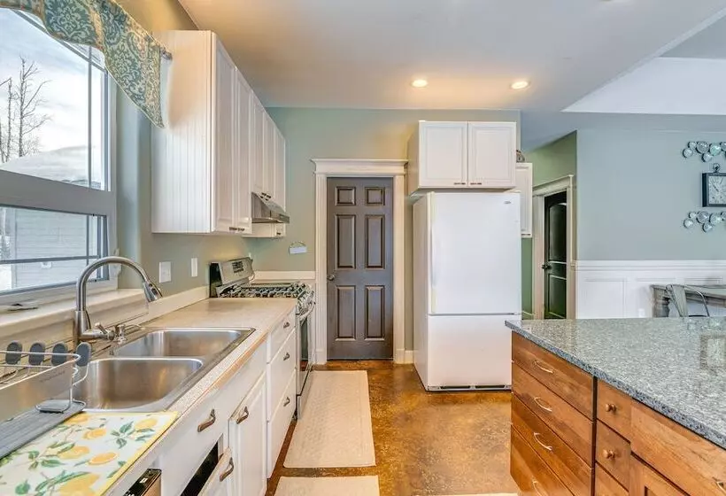 Inviting Wasilla Vacation Rental: 6 Mi To Big Lake