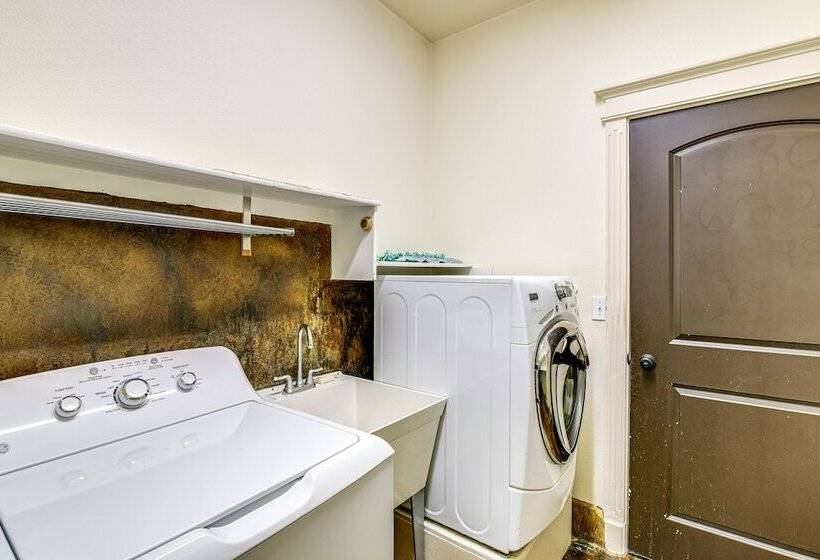 Inviting Wasilla Vacation Rental: 6 Mi To Big Lake