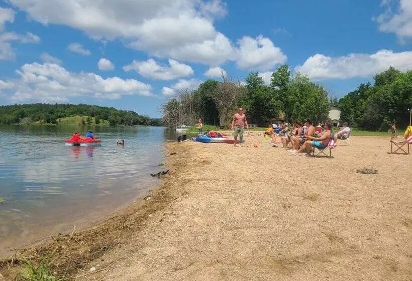 Legacy Lakeside Resort