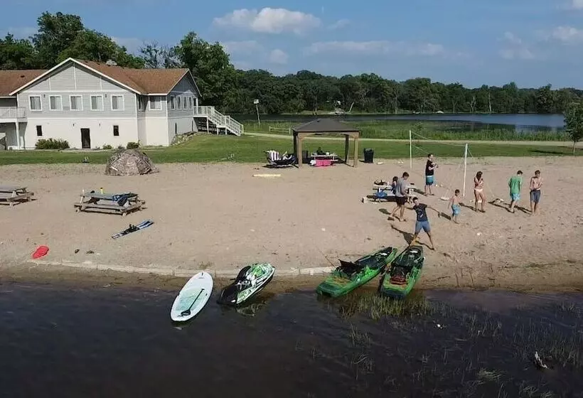 Legacy Lakeside Resort