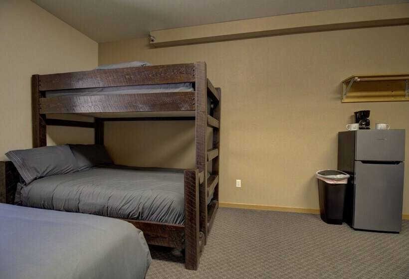 Legacy Lakeside Resort