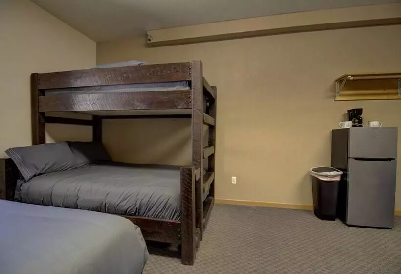 Legacy Lakeside Resort