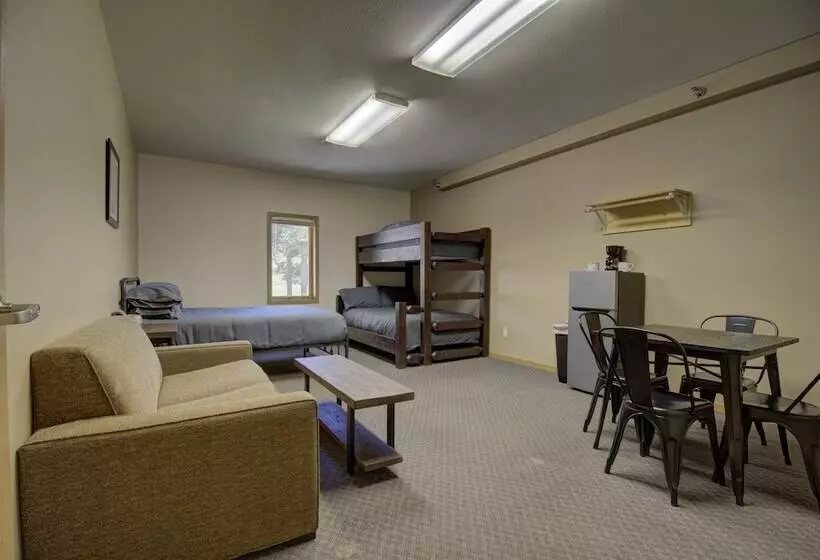 Legacy Lakeside Resort