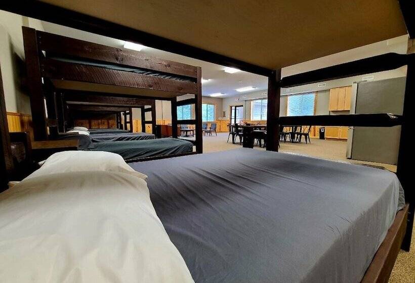 Legacy Lakeside Resort