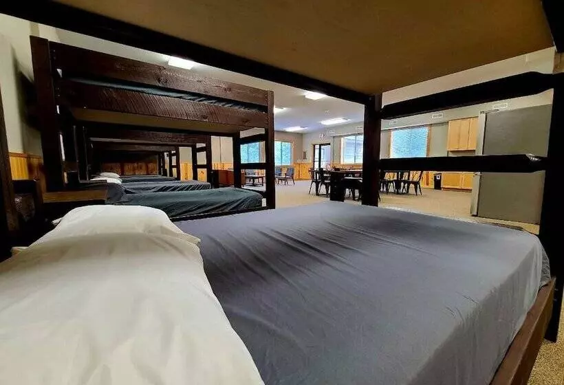 Legacy Lakeside Resort