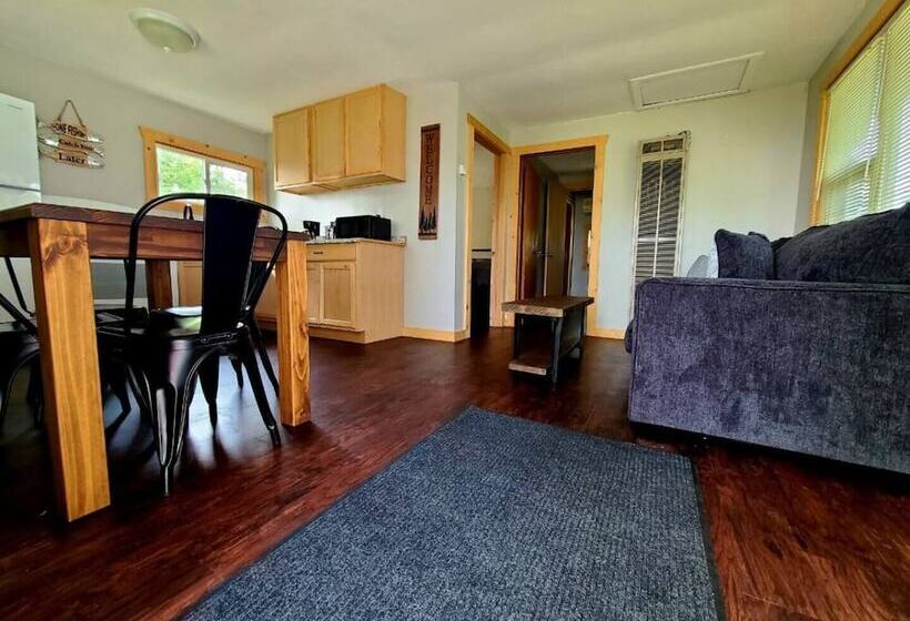 Legacy Lakeside Resort