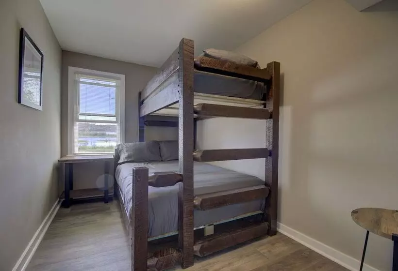 Legacy Lakeside Resort