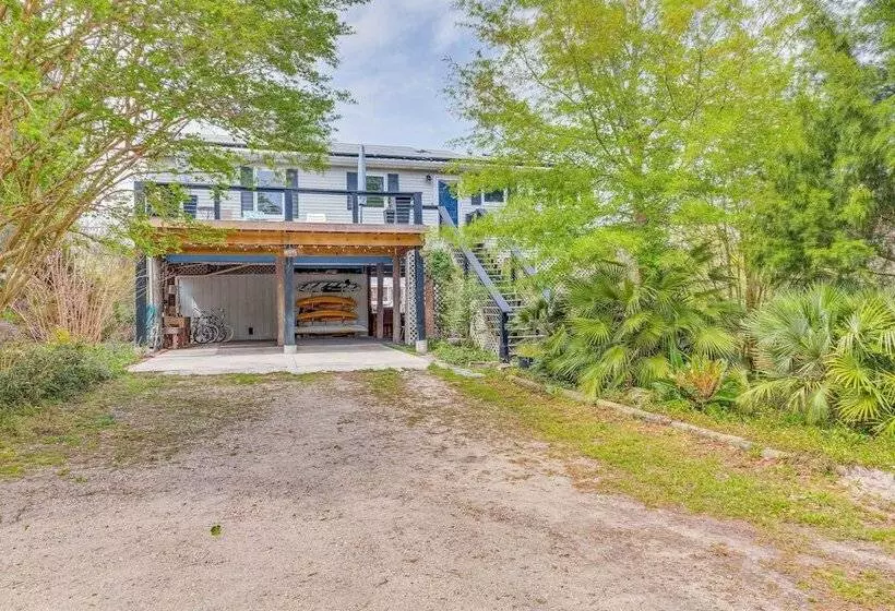 Milton Waterfront Home W/ Dock & Outdoor Kitchen!