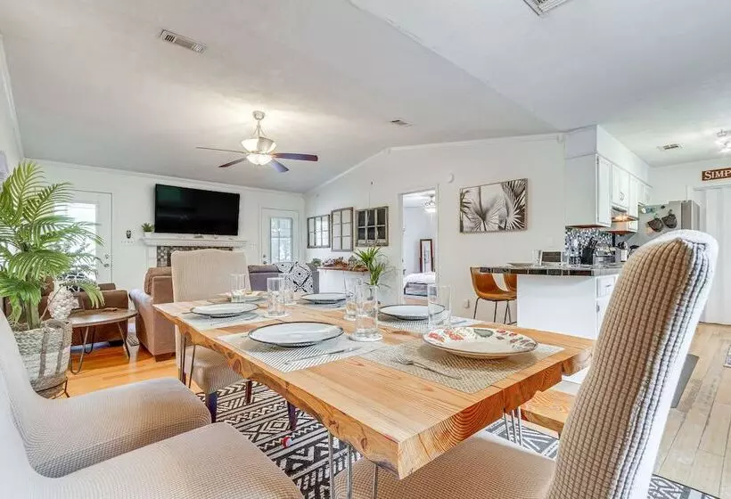 Milton Waterfront Home W/ Dock & Outdoor Kitchen!
