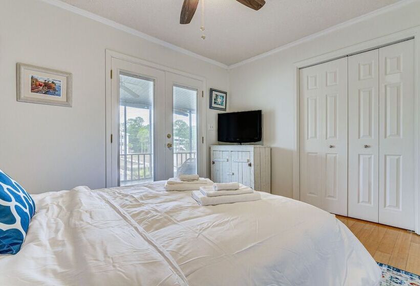 Milton Waterfront Home W/ Dock & Outdoor Kitchen!