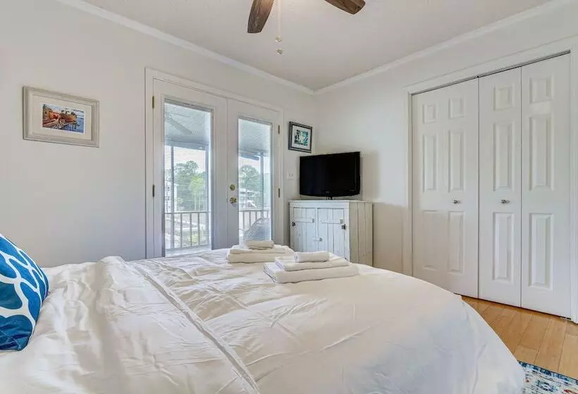 Milton Waterfront Home W/ Dock & Outdoor Kitchen!
